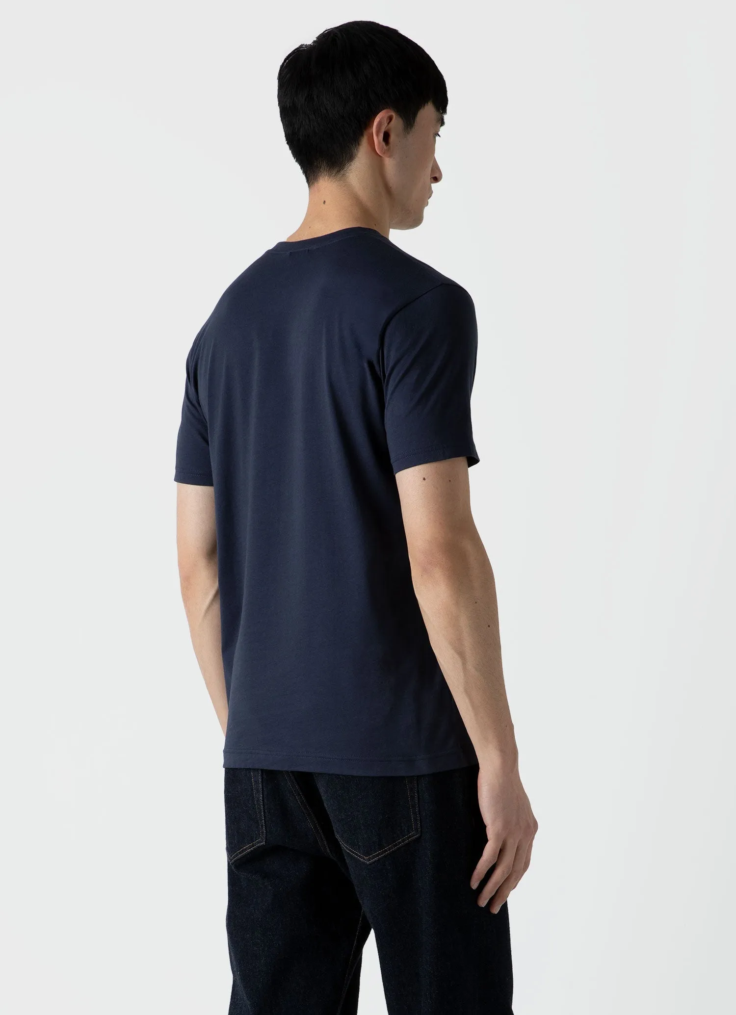 Men's Riviera V-neck T-shirt in Navy Sunspel