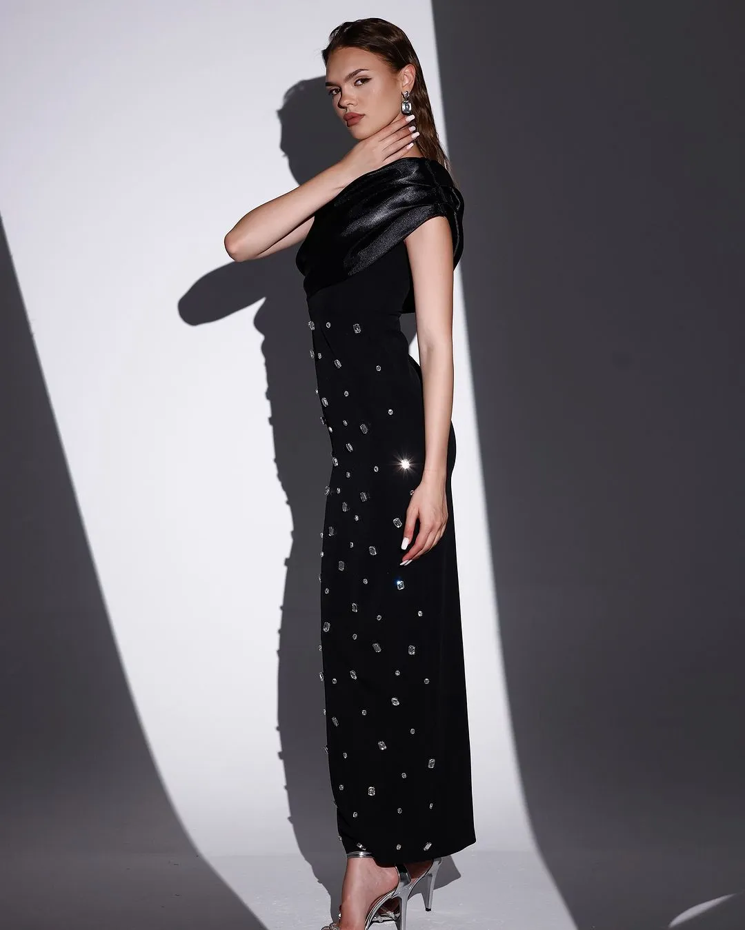 one-shoulder crystal-embellished Bandage maxi dress in black Gloria Lanvin