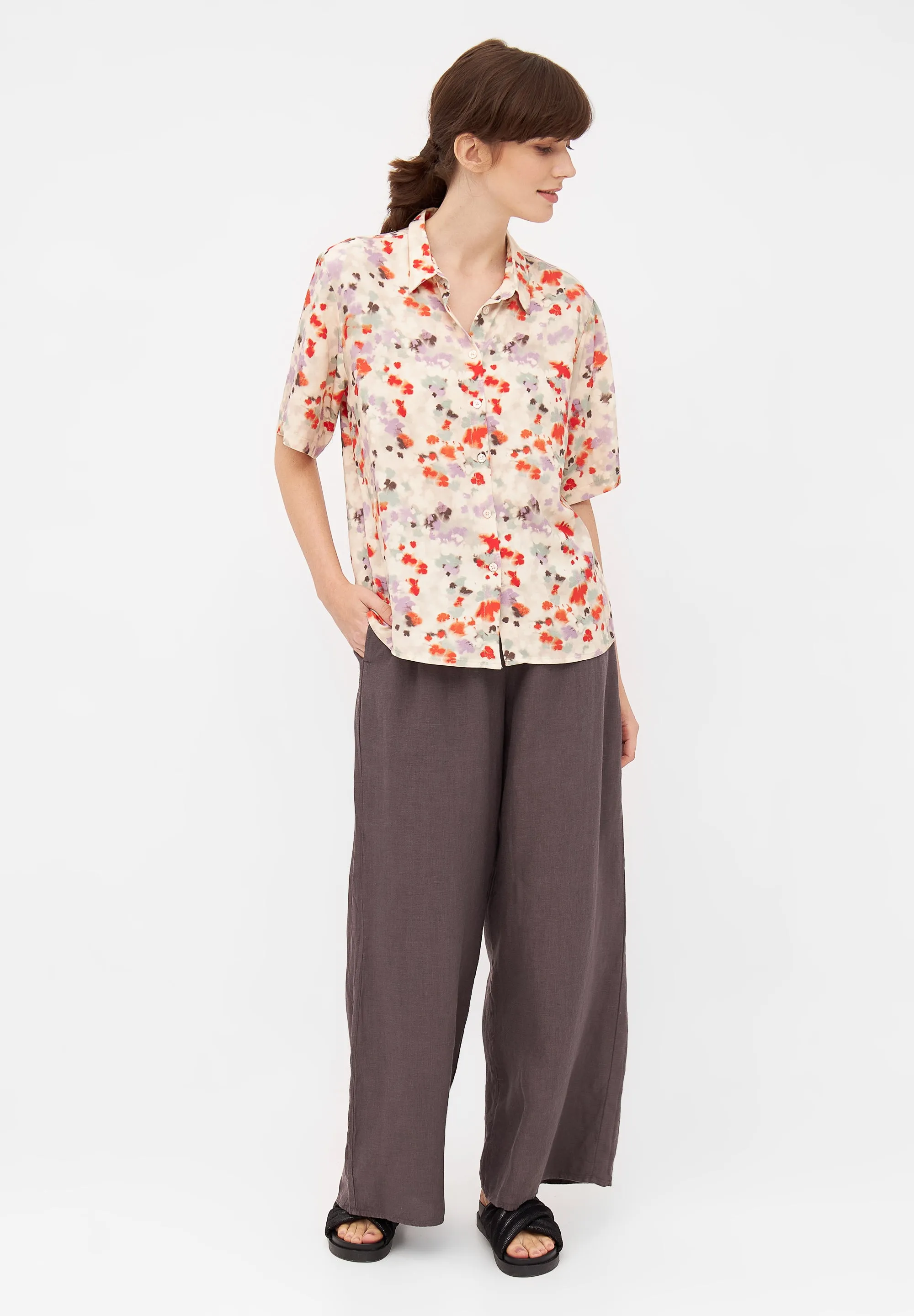 Short sleeve blouse STINE from LENZING™ ECOVERO™ - Lavender / Sage (Flowers) Givn Berlin