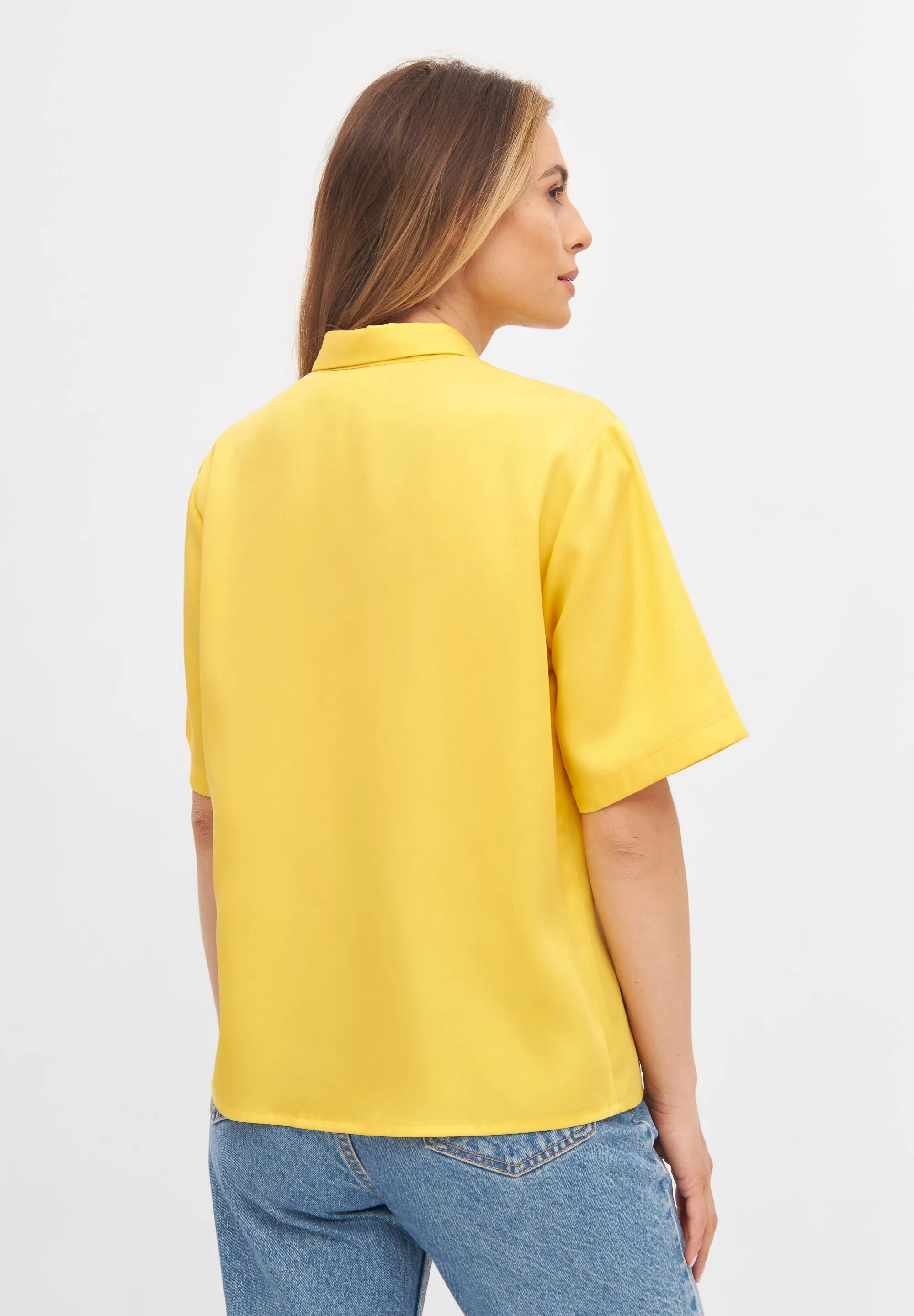 Short sleeve blouse STINE in TENCEL™ REFIBRA™ Lyocell - Sunny Yellow (Refibra) Givn Berlin