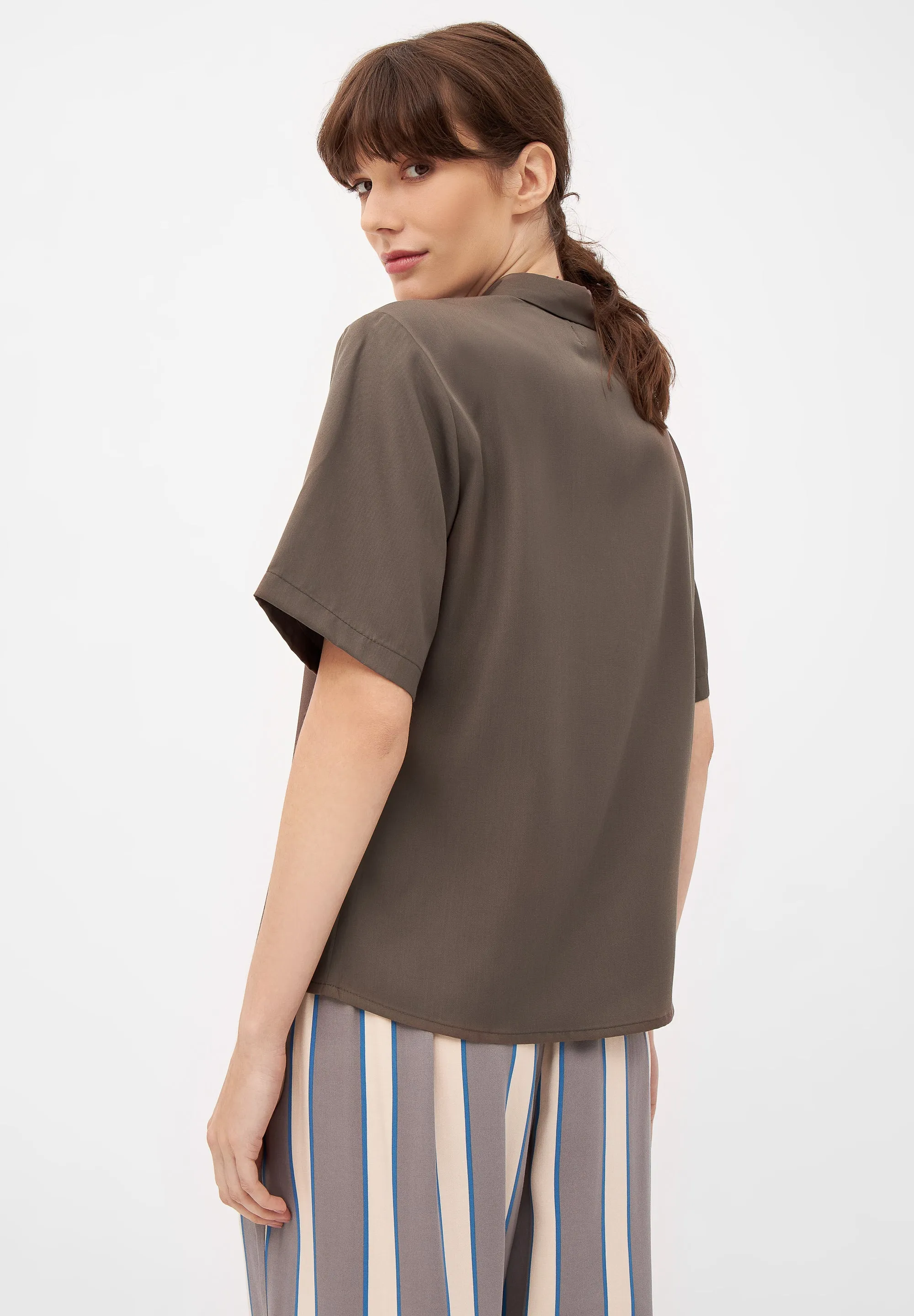 Short sleeve blouse STINE in TENCEL™ REFIBRA™ Lyocell - Taupe (Refibra) Givn Berlin