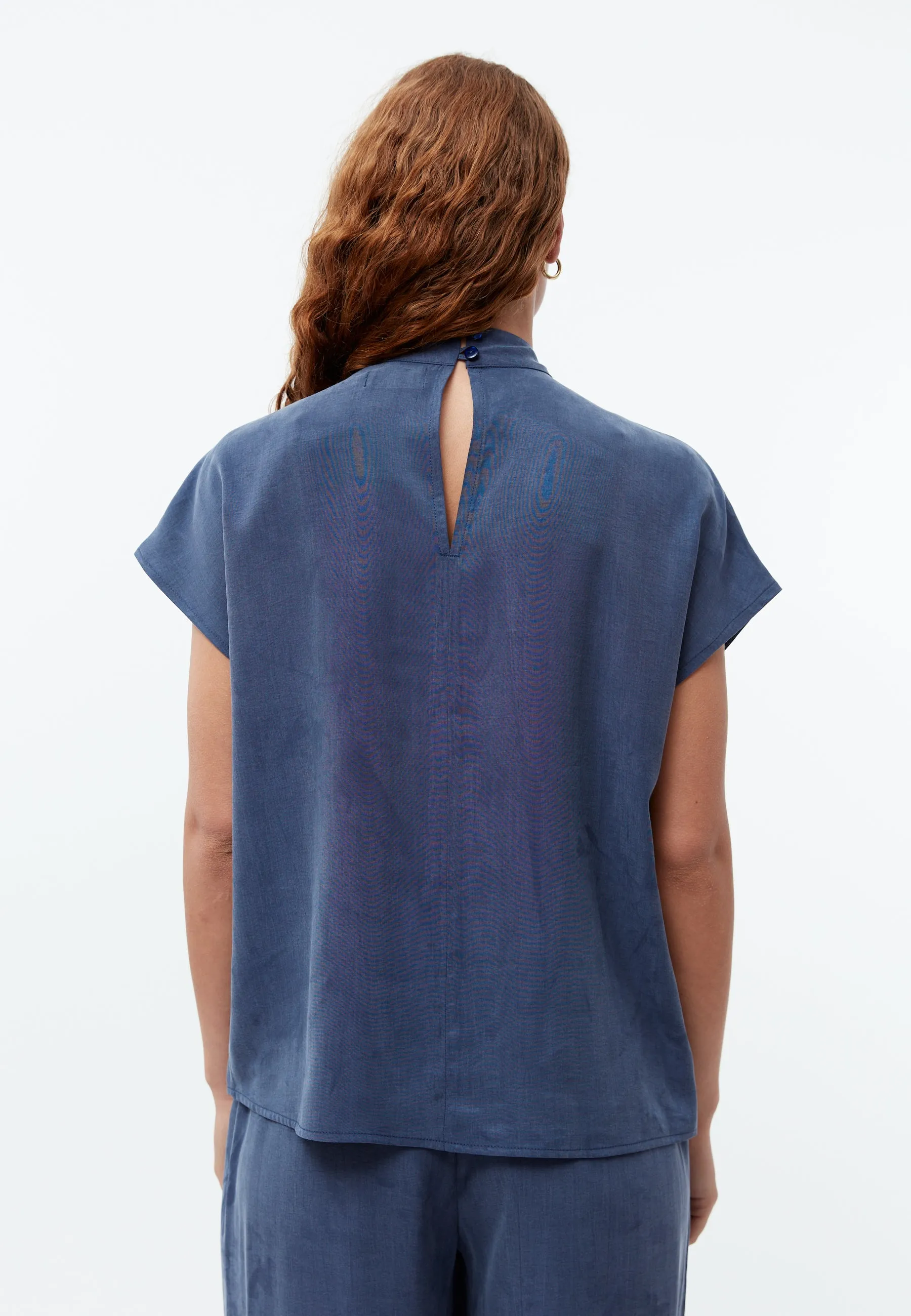Short-sleeved blouse GBLETIZIA with stand-up collar made of TENCEL™ with peach effect - Nightshade Blue Givn Berlin