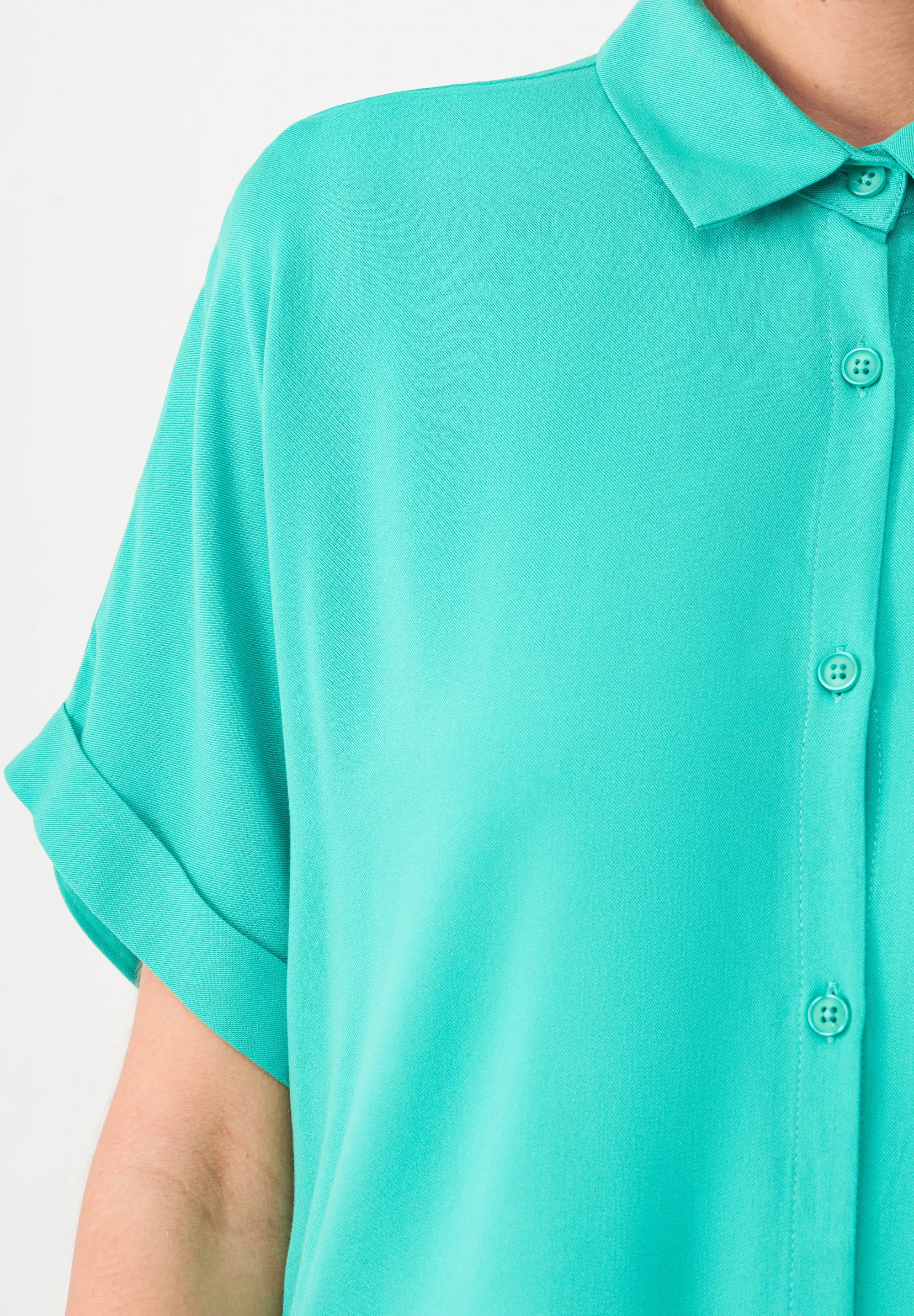 Short-sleeved blouse GBSARAH relaxed fit from LENZING™ ECOVERO™ - Amalfi Green Givn Berlin