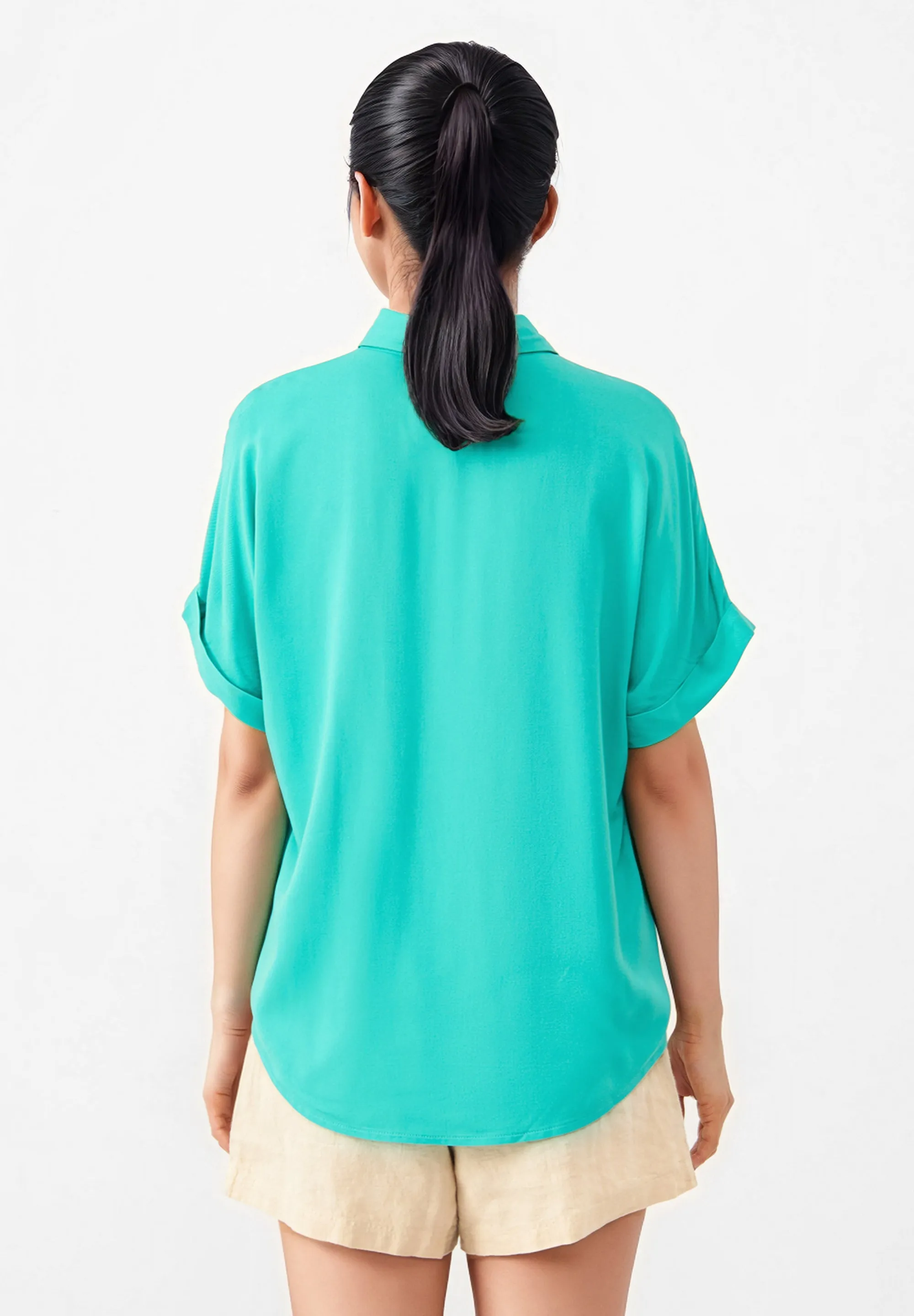 Short-sleeved blouse GBSARAH relaxed fit from LENZING™ ECOVERO™ - Amalfi Green Givn Berlin