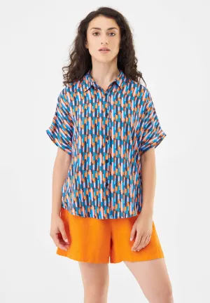 Short-sleeved blouse GBSARAH relaxed fit from LENZING™ ECOVERO™ - Blue / Orange (Drops) Givn Berlin