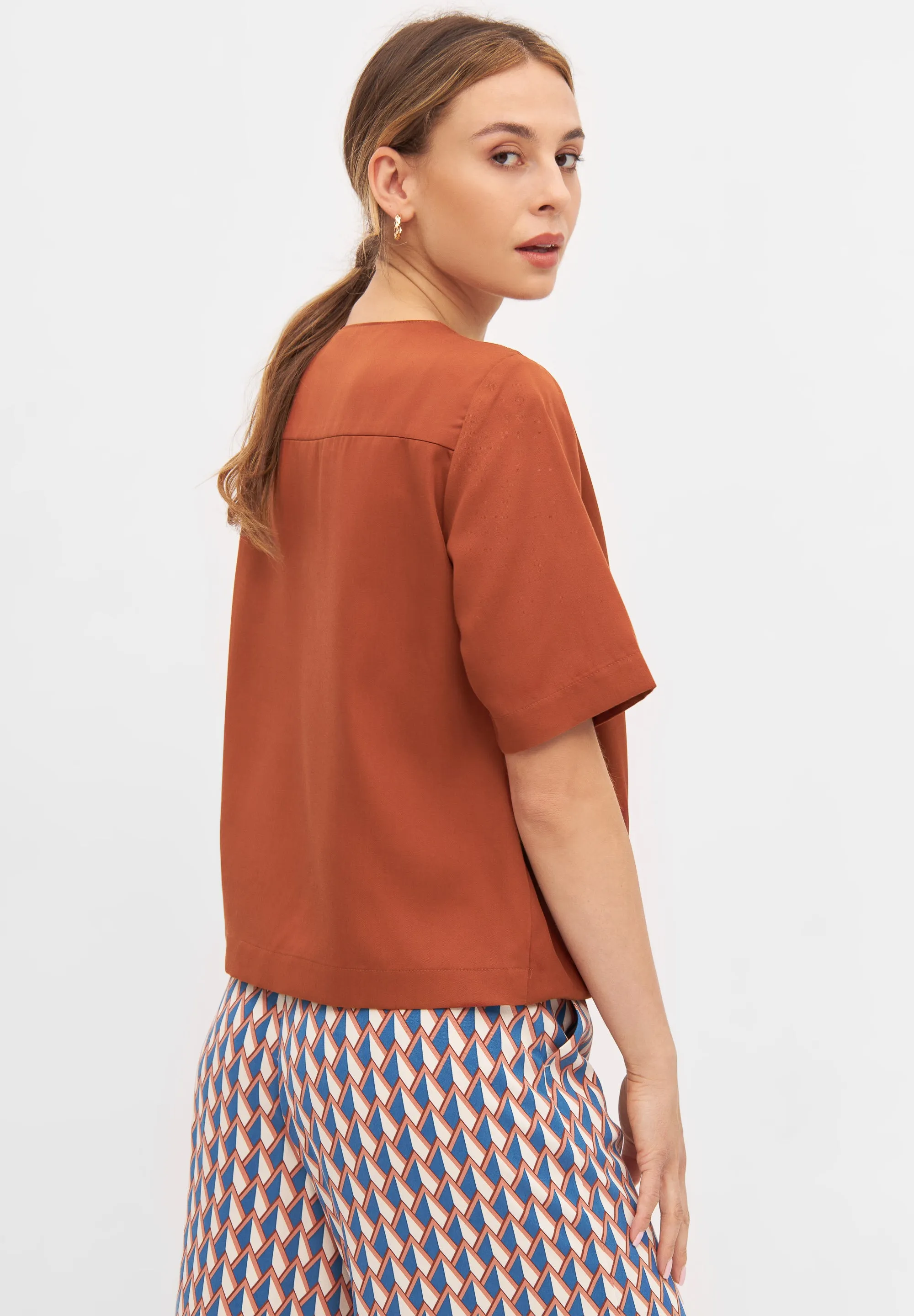 Wrap blouse MISHA in TENCEL™ REFIBRA™ Lyocell - Terracotta (Refibra) Givn Berlin
