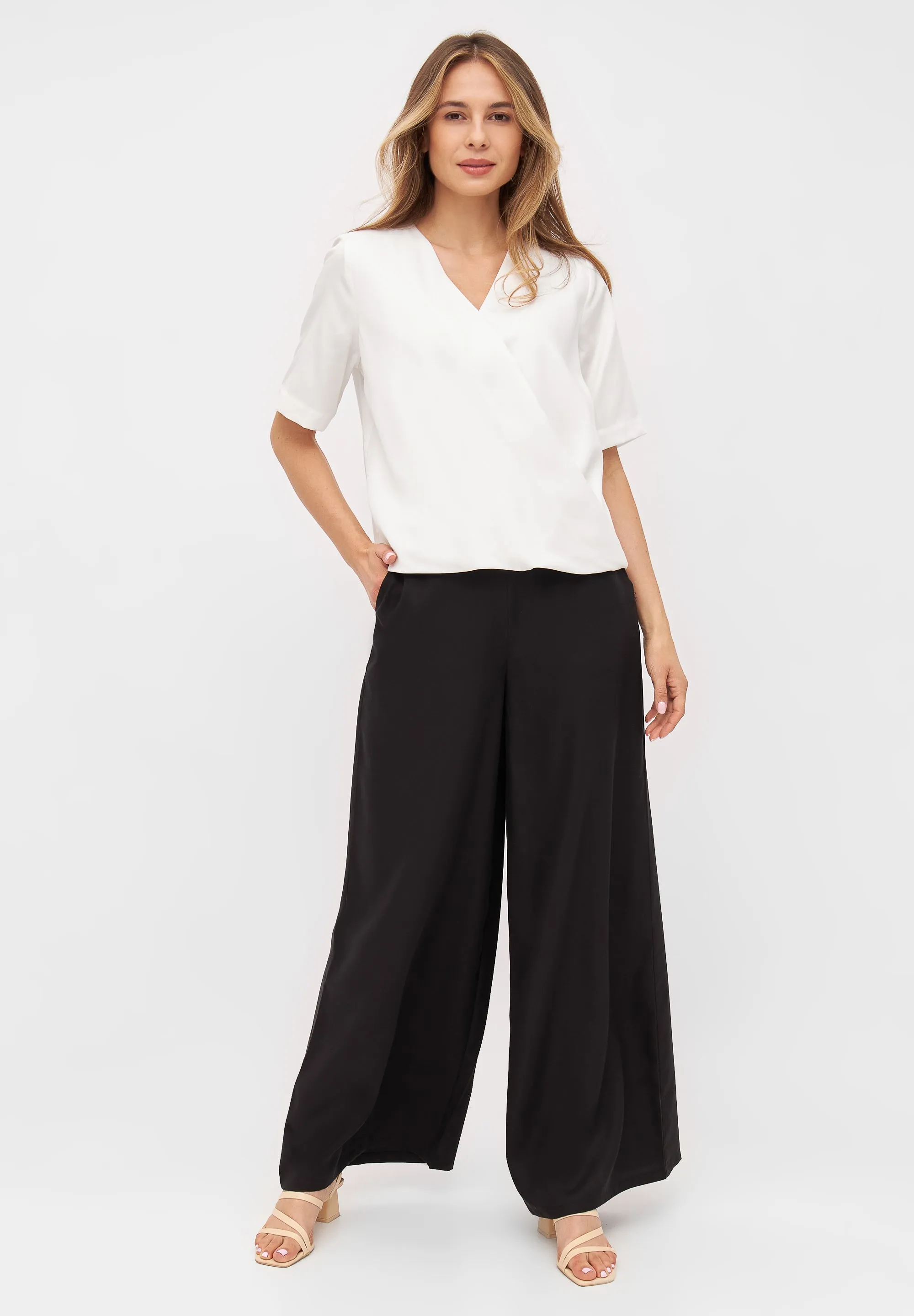 Wrap blouse MISHA in TENCEL™ REFIBRA™ Lyocell - White (Refibra) Givn Berlin