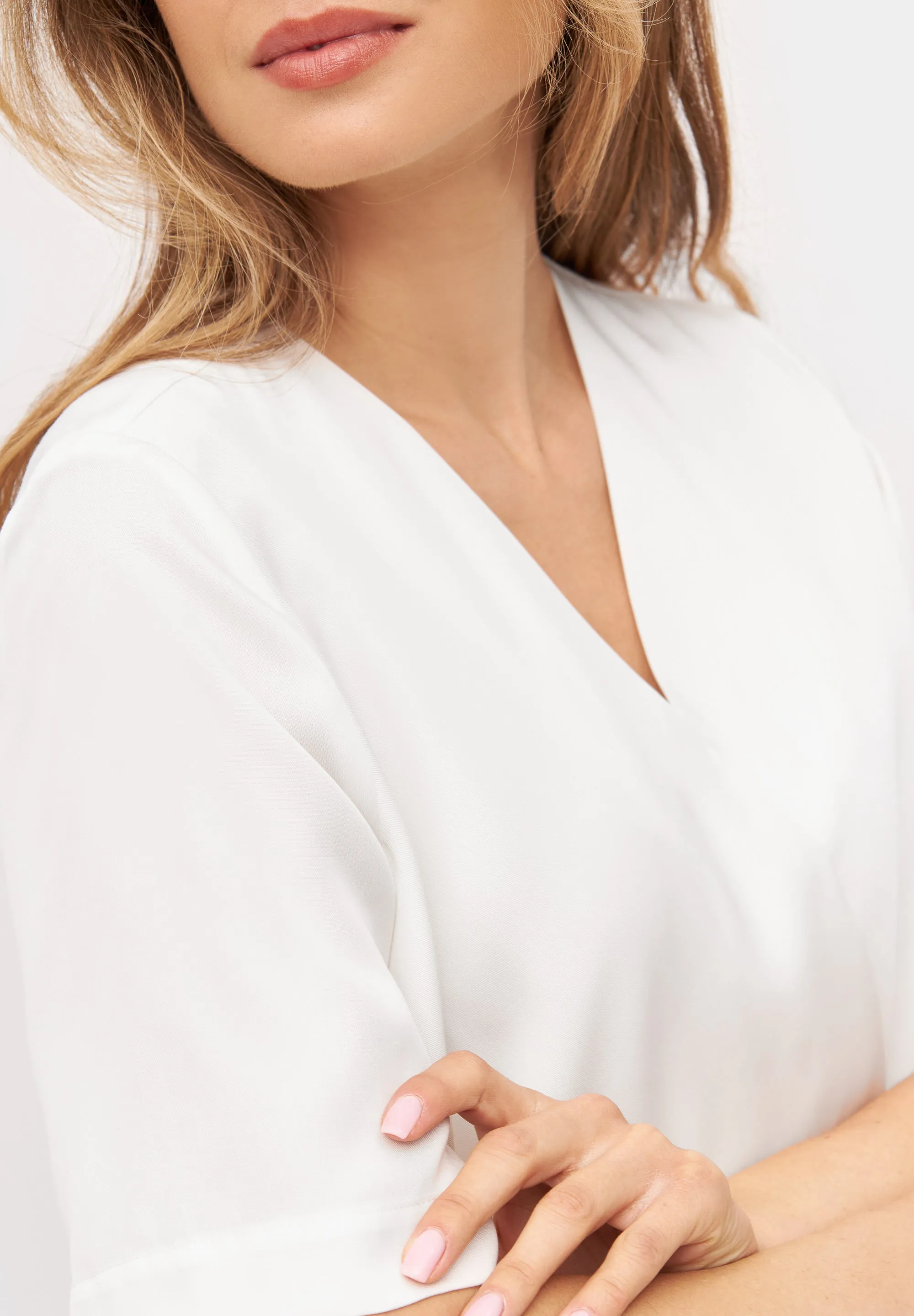 Wrap blouse MISHA in TENCEL™ REFIBRA™ Lyocell - White (Refibra) Givn Berlin